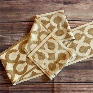Coach Scarf: Metallic Gold